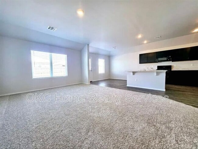 Building Photo - 1505 Land Run Wy