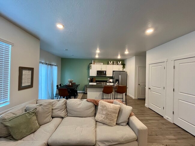 Photo - 803 S Brubaker Way