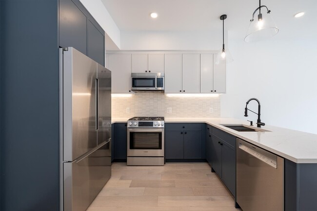 Photo - 425 3rd St Unit #319