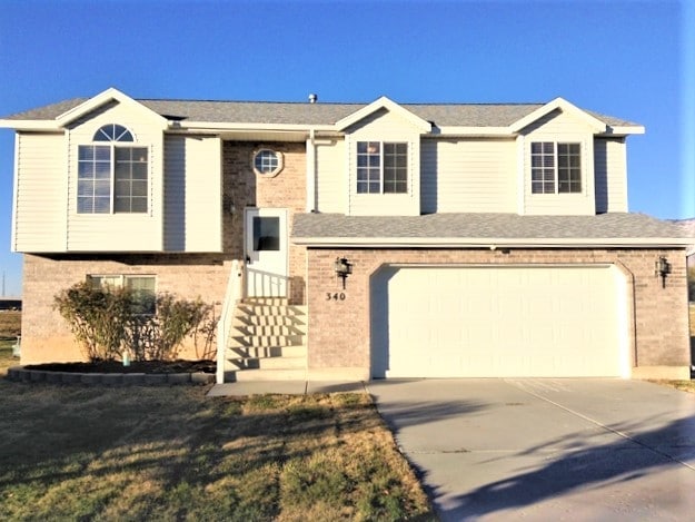 Photo - 340 W Oaks Dr House