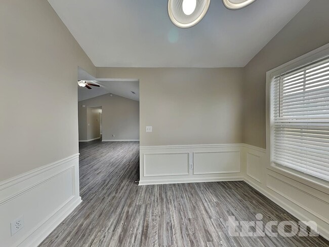 Photo - 2725 Archer Way