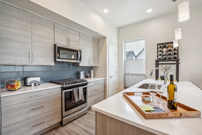 Photo - 743 Kubat Ln
