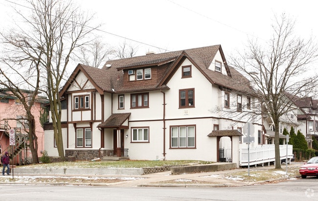 Building Photo - 1100 Hill St Rental