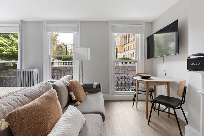 Building Photo - 10 Derne St Unit 202 Rental