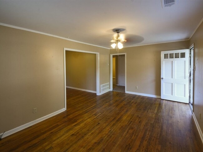 3837 Vanuys Rd