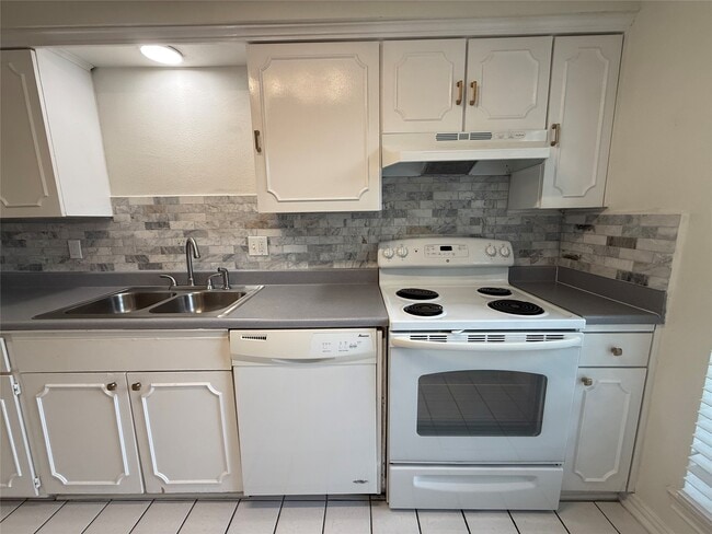 Photo - 2039 Winrock Blvd Unit 158