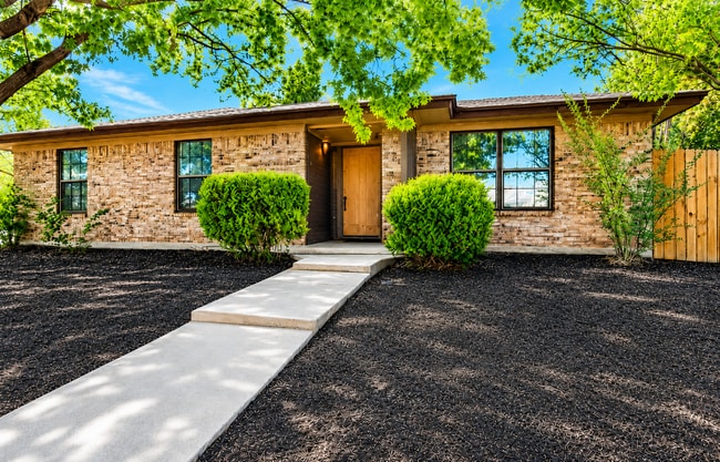 Building Photo - AVAILABLE MID MAY; APPLY TODAY ON OUR WEBSITE!!!