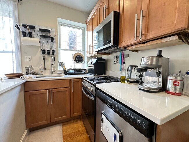 Photo - 836 Huntington Ave Unidad 1