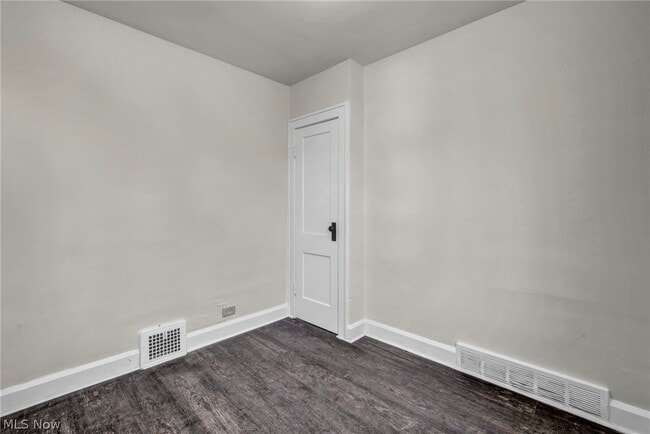 Building Photo - 4306 Buechner Ave Unit up