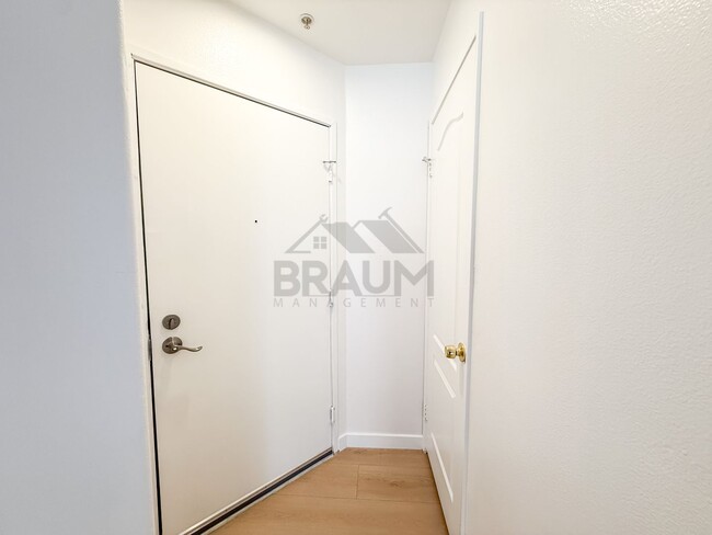 Photo - 7323 Winnetka Ave Unidad 105
