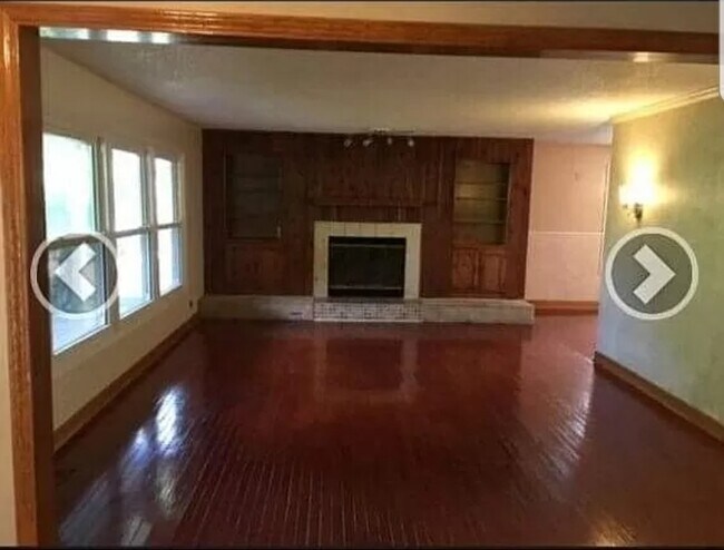 Photo - 7499 Churchill Dr