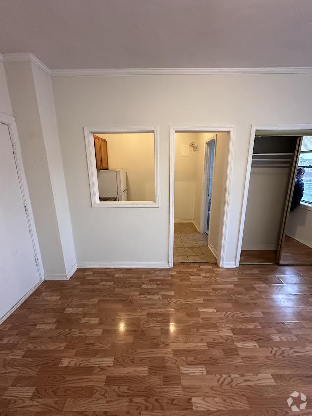 Building Photo - 0 bedroom in Chicago IL 60613 Rental