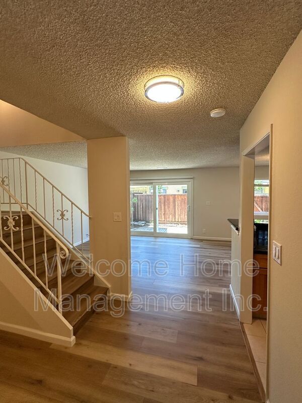 Photo - 43175 Washington Common