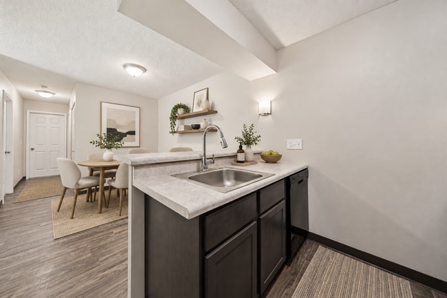Fox Grove Apartments