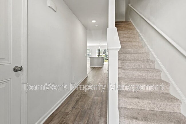 Photo - 163 Rosefield Ct