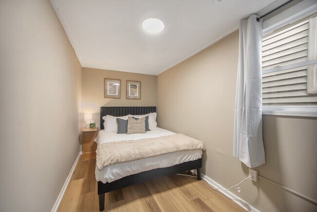 Photo - 417 6th St NW