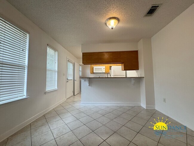 Photo - Updated 2 Bedroom Duplex in Central Crestv...