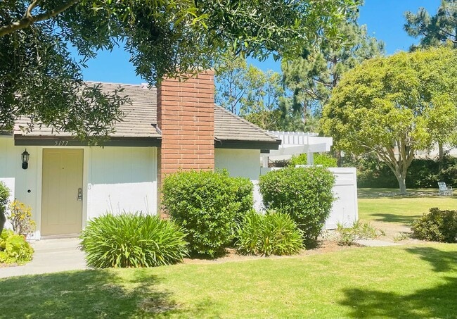 Spacious 2-bedroom, 2-bathroom condo featu... - Spacious 2-bedroom, 2-bathroom condo featu...
