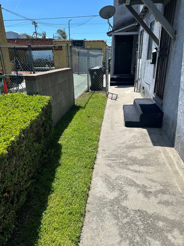 Photo - 934 1/2 West 71st Street