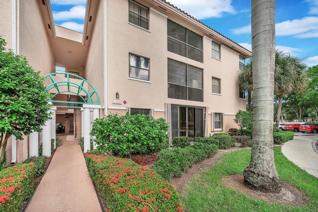 Photo - 4111 Coral Tree Cir Unit 324