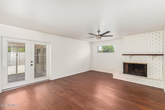 Photo - 108 W Balboa Dr