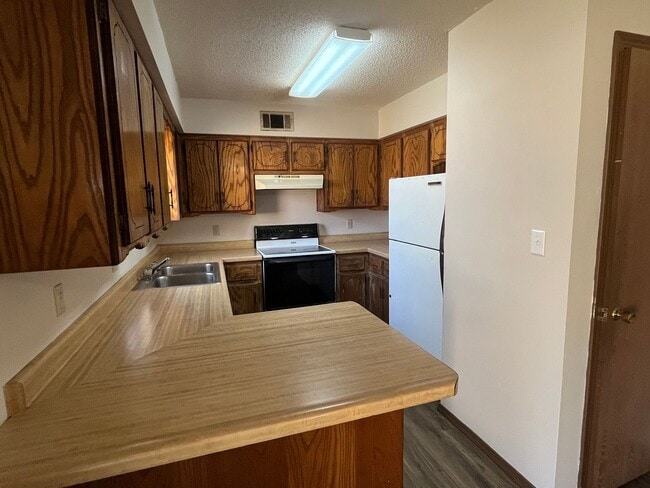 Photo - 1303 S Greenwich Ave