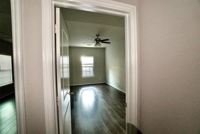 Photo - 2523 Kirk St