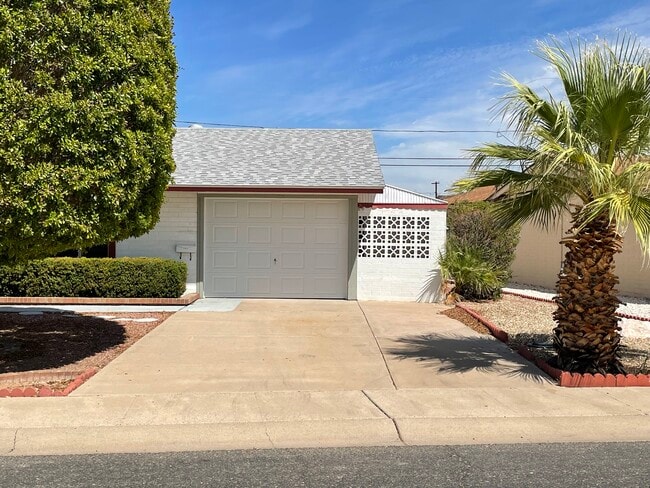 10946 W Canterbury Dr