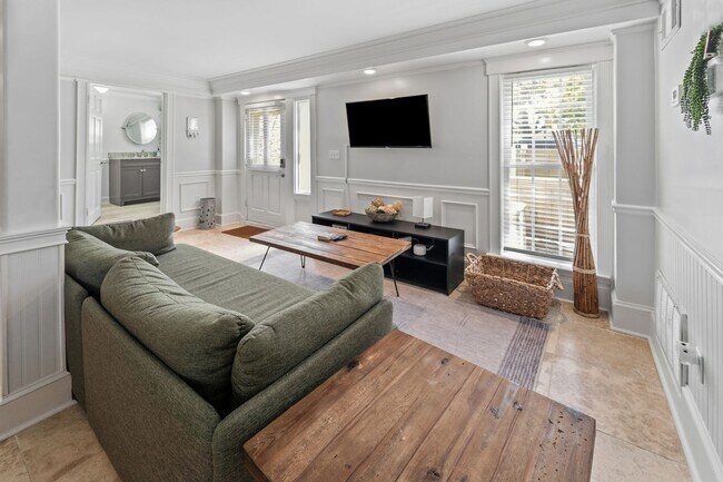 Photo - All-Inclusive Utilities & Fully Furnished First-Floor Condo Near Daffin Park