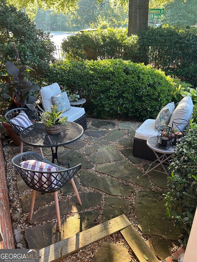 Photo - 1580 Commerce Dr