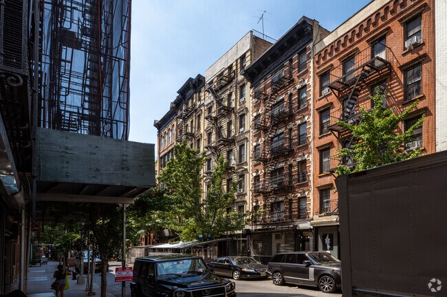 Photo - 144 Sullivan St