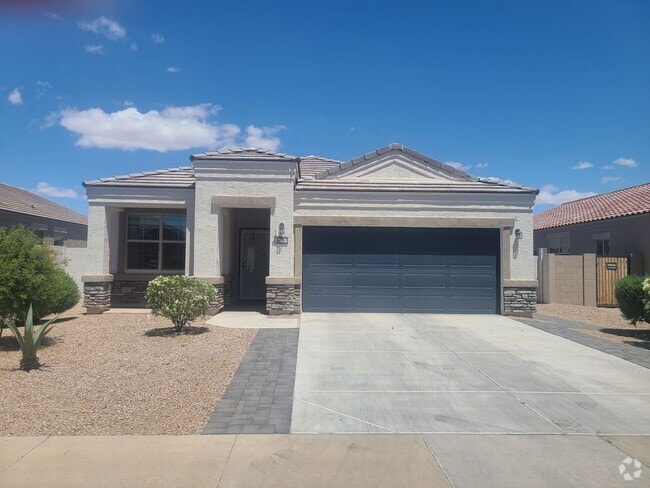 Building Photo - 3 Bedroom, 2 Bath Home Available 08/01/25!!