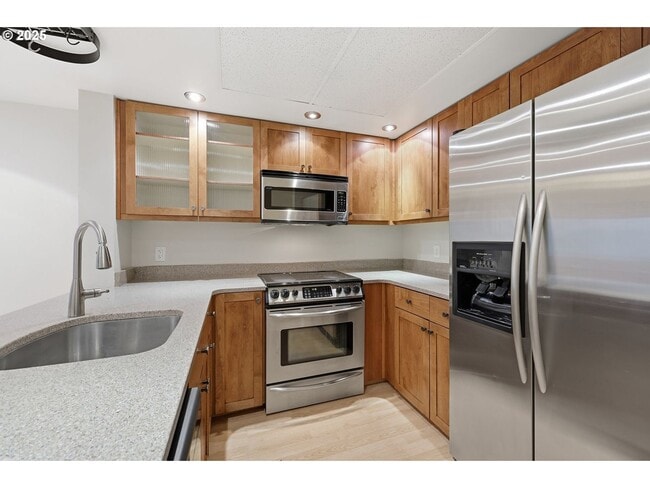 Photo - Rare 2 Bed 2 Bath + Loft Quintet Condo with Resort-Style Living in Portland’s West Hills