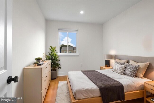 Photo - 7414 Pohick Rd