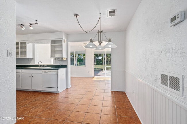 Photo - 152 Longwood Dr