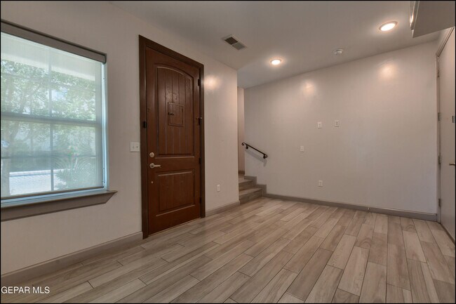 312 Vin Almoradi Ct
