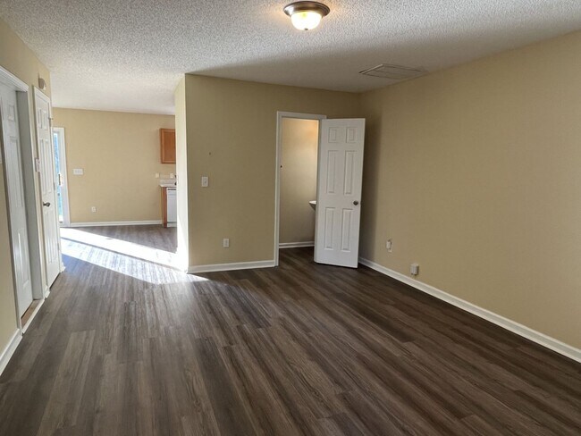 Photo - 6130 Sid Crane Dr