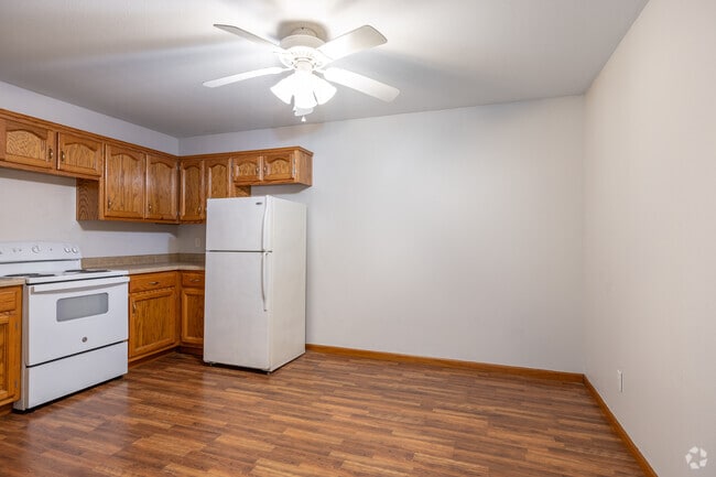 1BR, 1BA - 500SF - Dining Room - 217 Twin Ridge Rd