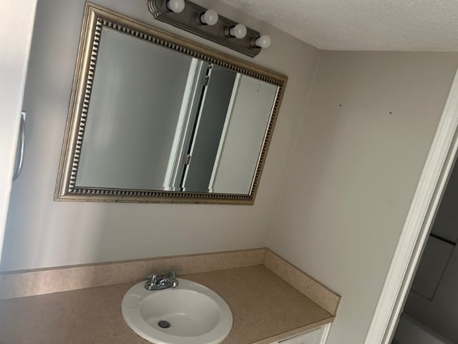 Photo - 1326 N Frye Ave Unit B