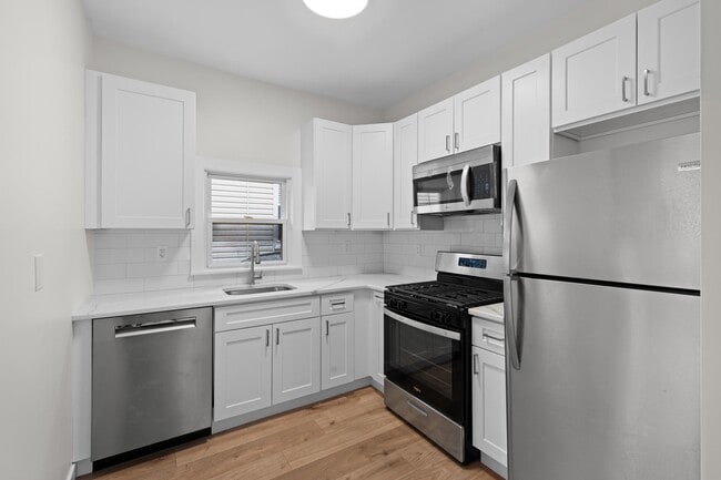 Building Photo - 3 Edison Pl Unit 1