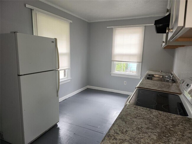 Photo - 1236 W 9th St