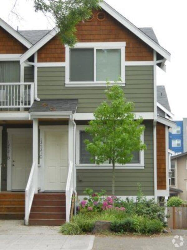 Building Photo - 12721 35th Ave NE Rental