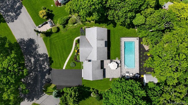 12 Wayne Ct
