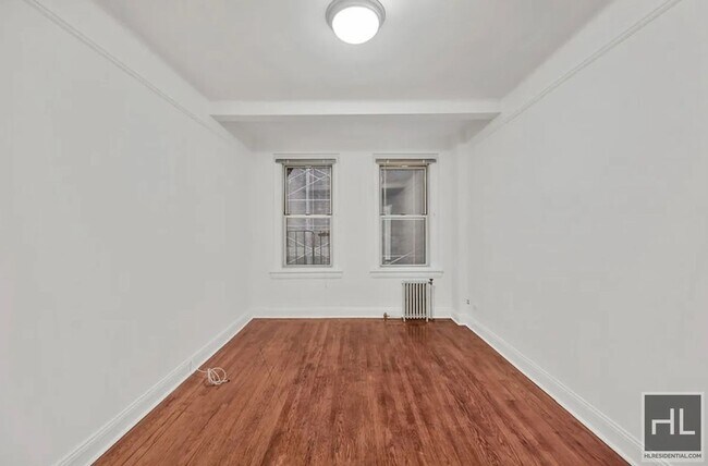 Building Photo - EAST 10 STREET