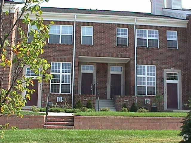 Building Photo - 1900 Lindsay Ln Rental