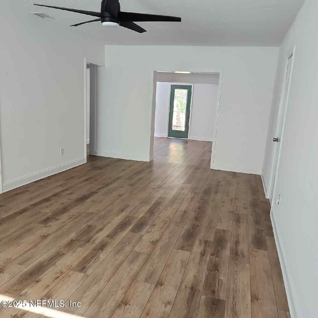 Photo - 1503 Broome St