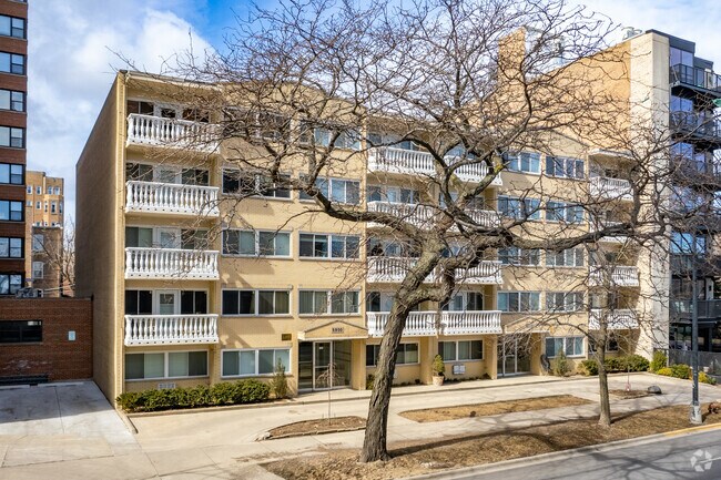 Photo - 5906 N Sheridan Rd.