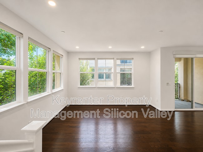 Photo - 638 Cedarville Ln