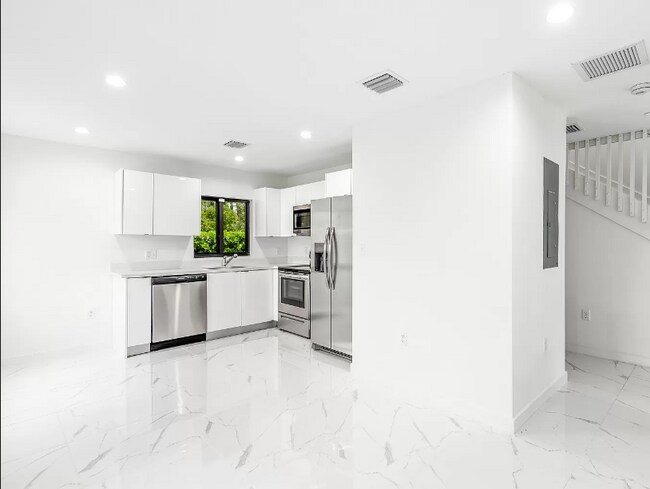 Photo - 1825 NW 68th St