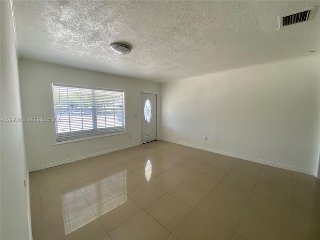 Photo - 13242 NE 16th Ave Unit 13242